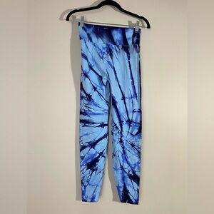 Pink active activewear blue tie-dye workout pants leggings